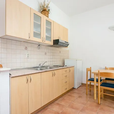 Apartments By The Sea Baska Voda, Makarska - 300 *