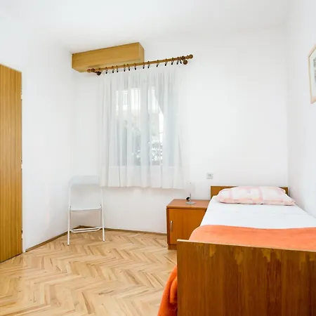 Apartment Apartments By The Sea Baska Voda, Makarska - 300 Baska Voda