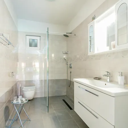 By The Sea Baska Voda, Makarska - 300 Apartment *