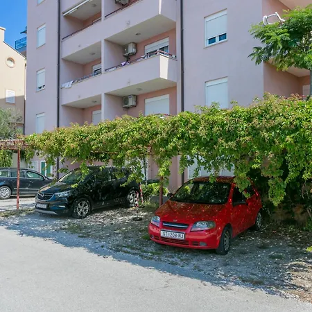 Apartment Apartments By The Sea Baska Voda, Makarska - 300 *