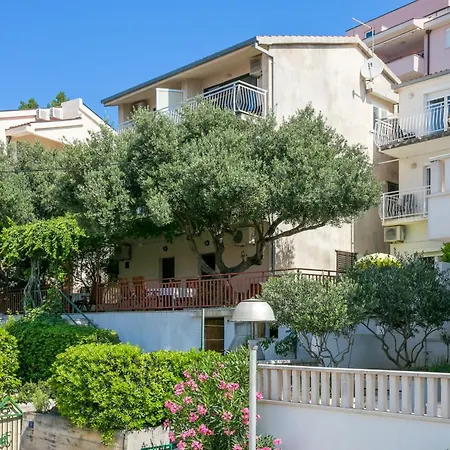 Apartment Apartments By The Sea Baska Voda, Makarska - 300 *