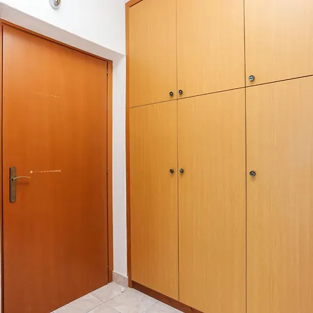 Apartment By The Sea Baska Voda, Makarska - 300 *